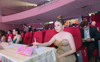 Hoa hậu Hoàng Thị Thảo Nguyên rực rỡ chấm thi cuộc thi Hoa hậu Doanh nhân Việt Nam Toàn cầu 2020